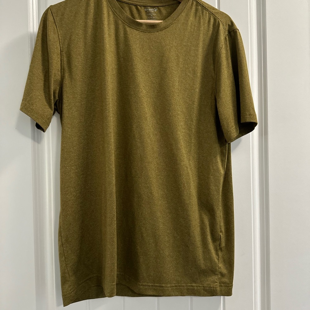 Old Navy Men's Short Sleeve Tee in Olive
